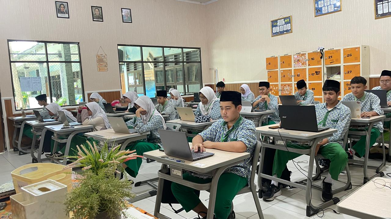 “Seleksi OSN IPA Tingkat Kabupaten di SMPIT Al-Madinah: Menyiapkan Delegasi Terbaik dari Sekolah Islami dan Sekolah Swasta Unggulan”