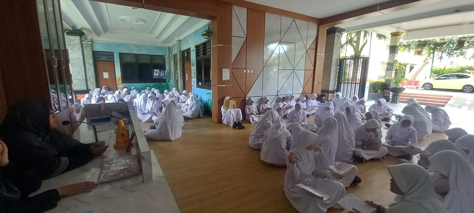 Bukan Sekadar Penampilan, Glow Up Journey Keputrian SMP IT Al Madinah