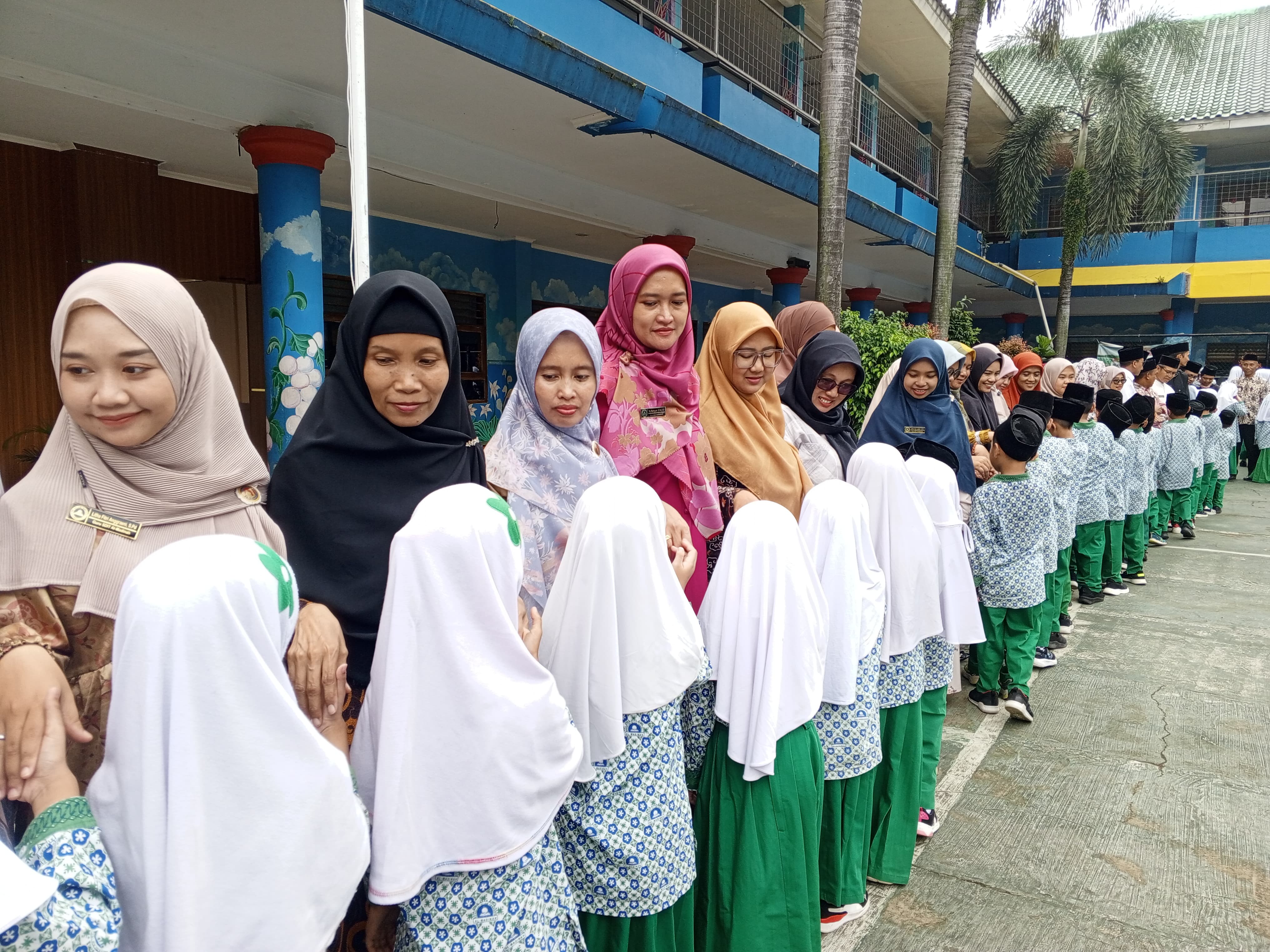 Halal bihalal Siswa & Guru-Guru SD