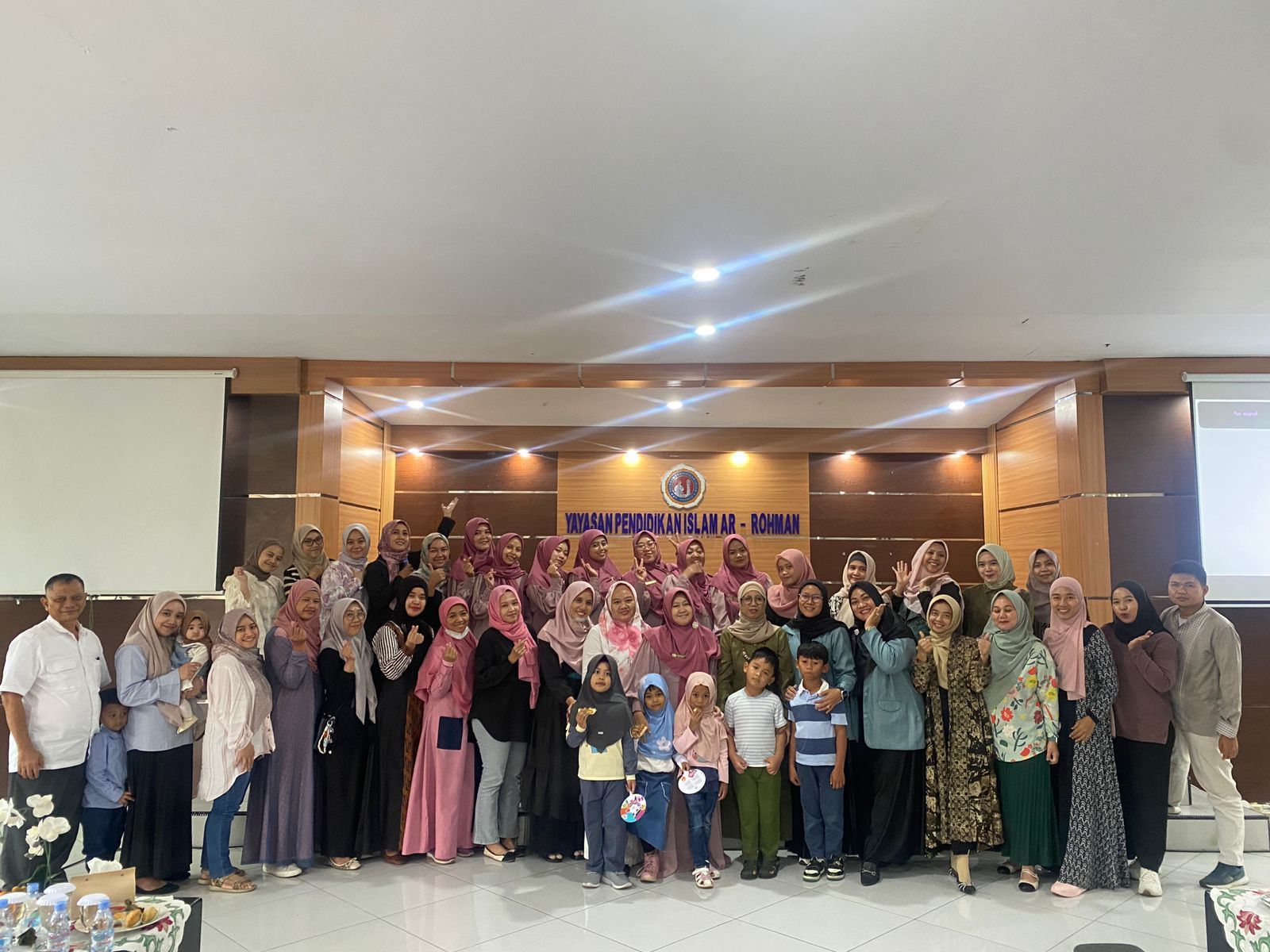 Acara Seminar Parenting di TK IT Al-Madinah: Membangun Peran Orang Tua dalam Tumbuh Kembang Anak