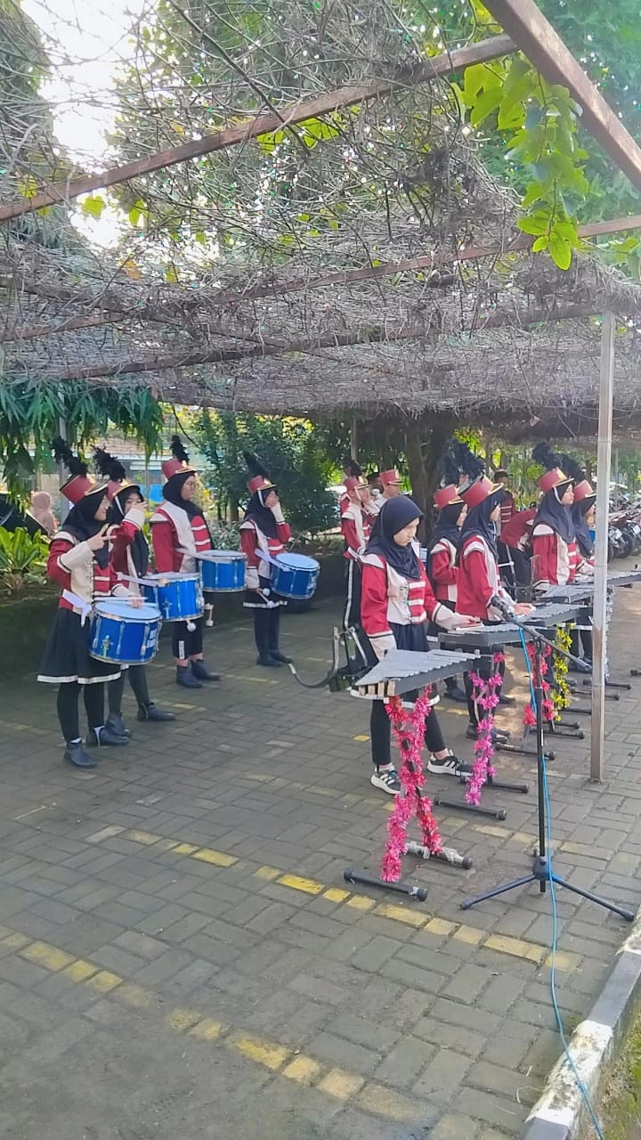 Penampilan Drumband
