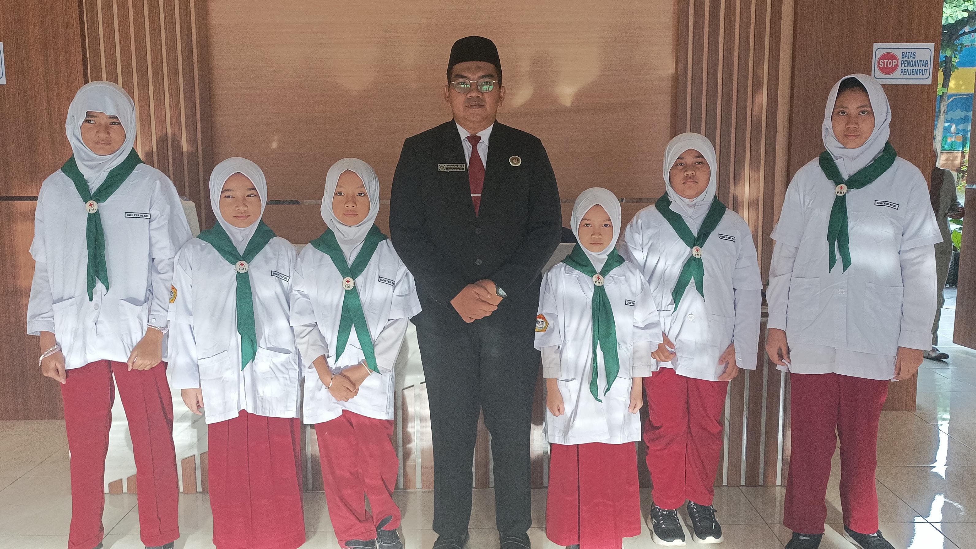 Doktor Kecil & Pembina