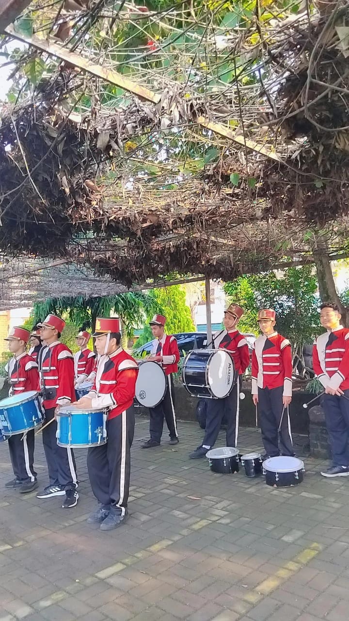 Penampilan Drumband