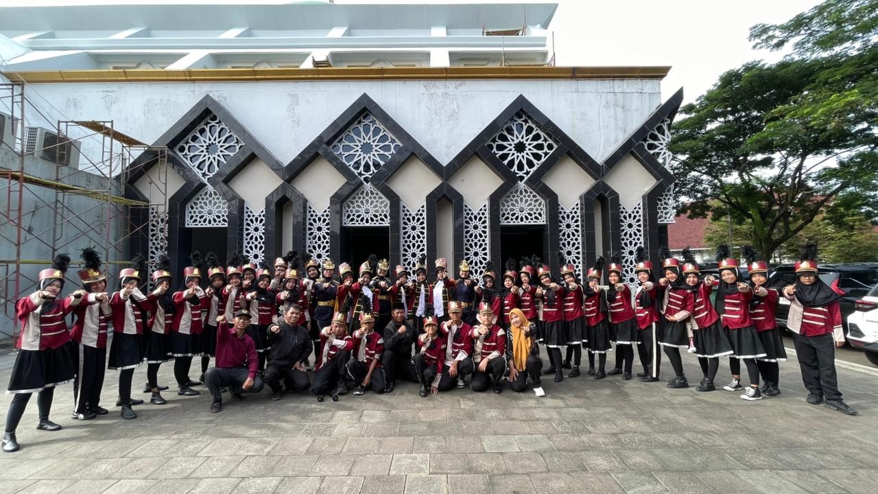 Marching Band SMP IT Al-Madinah