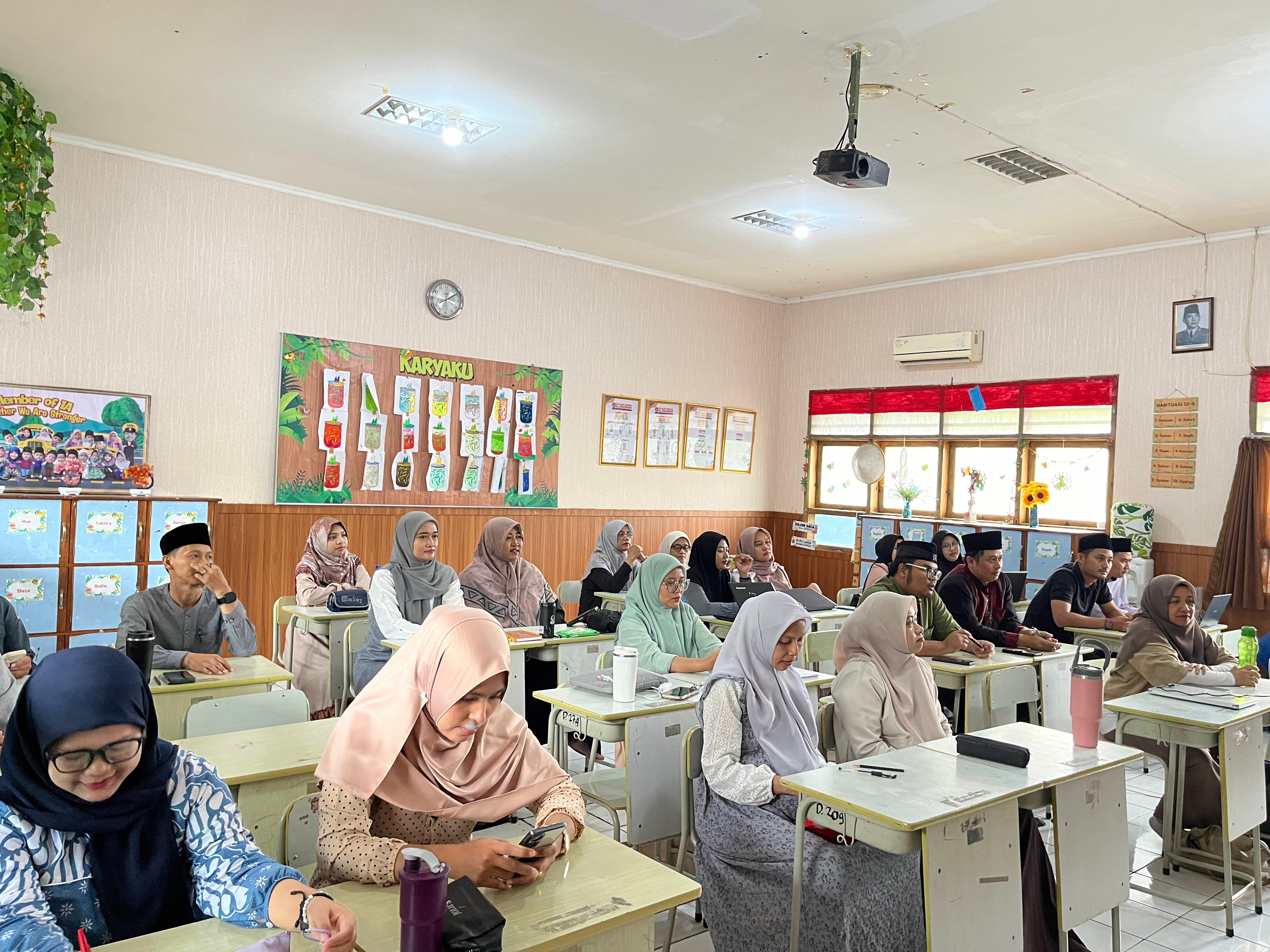 Uji Kompetensi Karyawan SIT Al-Madinah