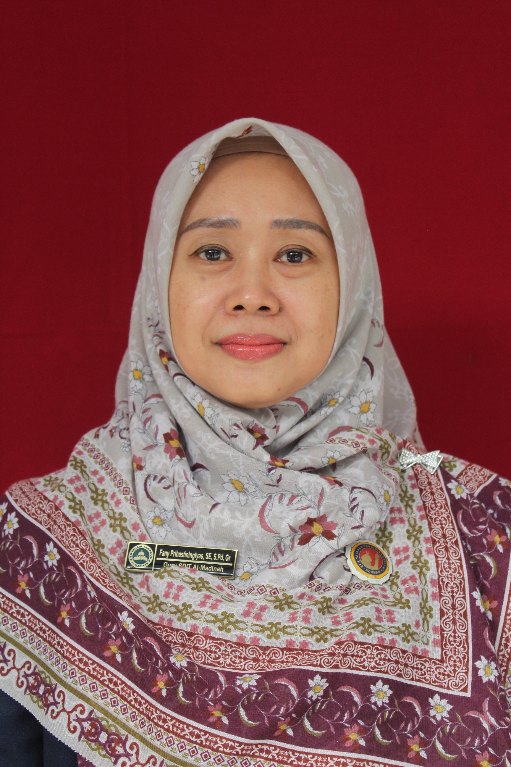 Fany Prihastiningtyas, SE, S.Pd, Gr