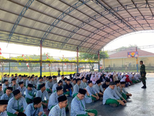 Menjadi cerdas dan berkarakter adalah tujuan utama sebuah Pendidikan:  Bersama dengan KOSTRAD membangun habituasi positif